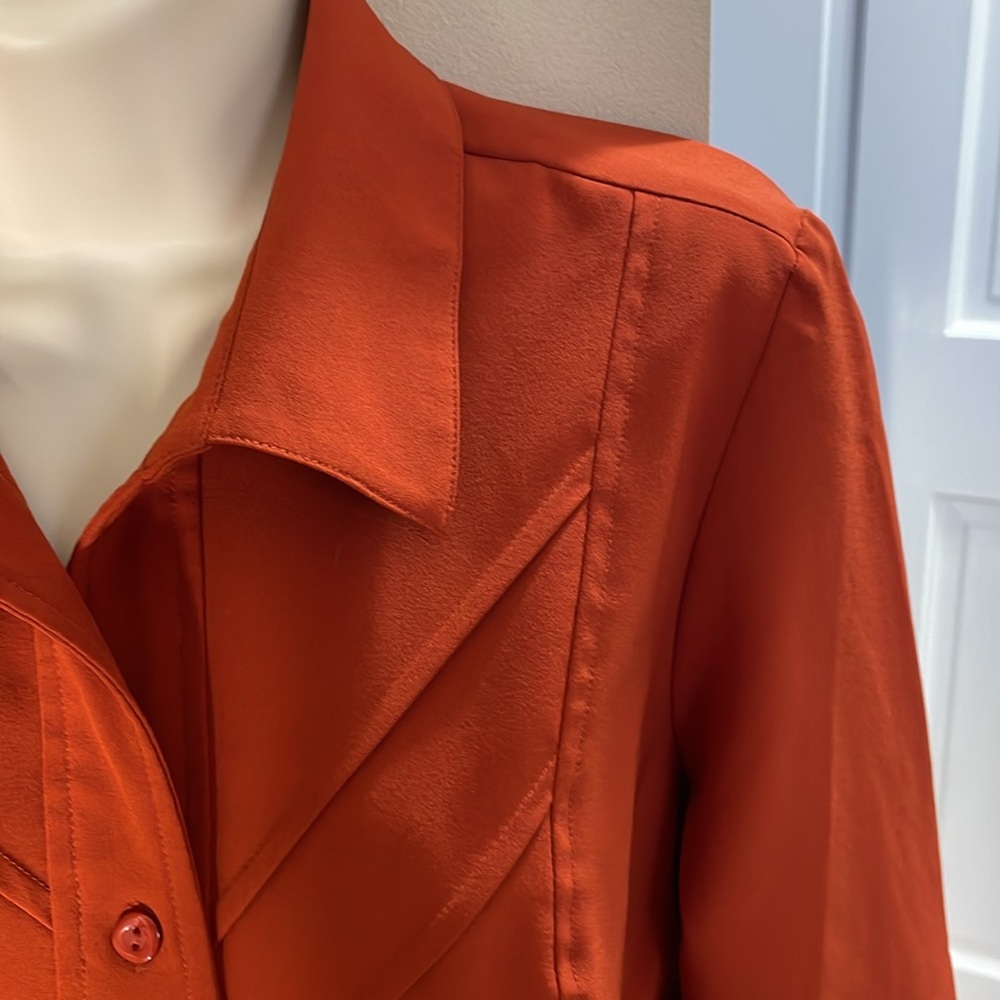 Dressbarn burnt orange button down - Picture 4 of 14